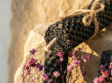 Bougie Artisanale Oud & Ambre - Protection & Ancrage - Essences Agape 34406388