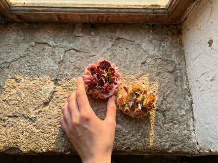 Bougie Artisanale Rose & Hibiscus - Amour & Tendresse - Essences Agape 9961817