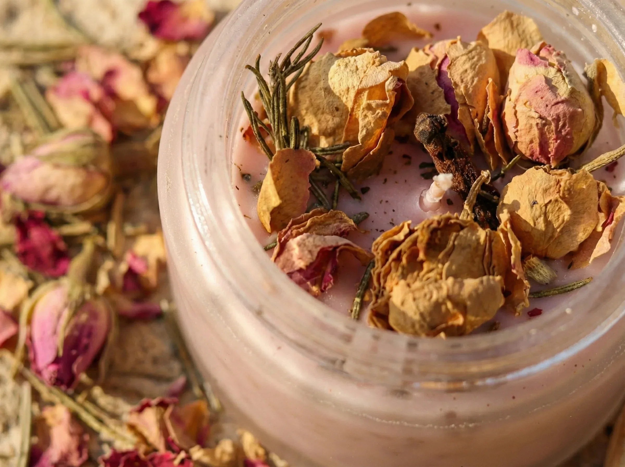 Bougie Artisanale Rose & Romarin - Clarté & Douceur - Essences Agape 37637660