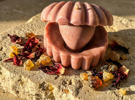 Bougie Huître Hibiscus & Ambre - Harmonie & Rayonnement - Essences Agape 36955503