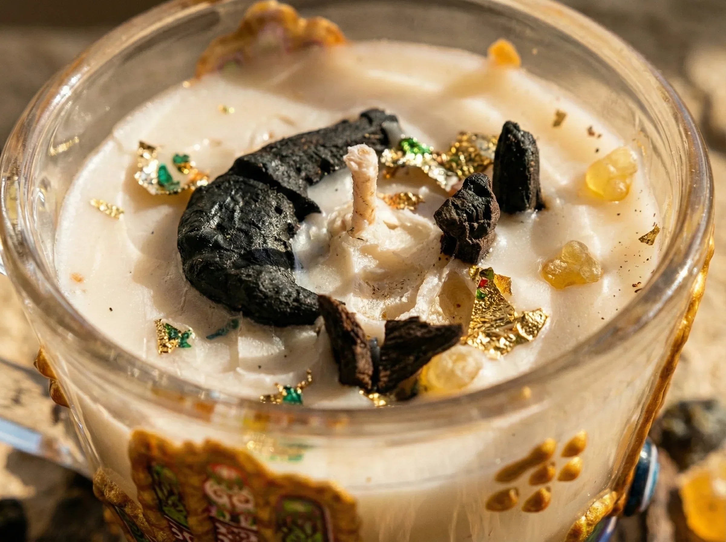 Bougie Main de Fatima Oud & Louban - Prière & Sagesse Antique - Essences Agape 83424128