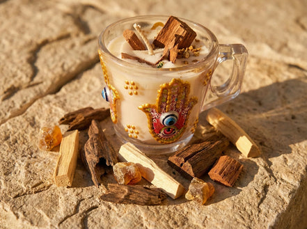 Bougie Main de Fatima Oud & Palo Santo - Protection & Ancrage - Essences Agape 30384953