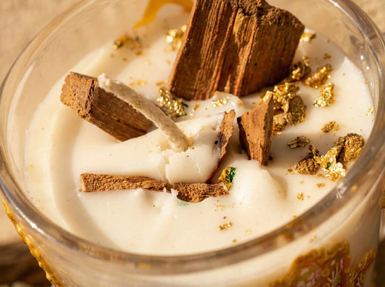 Bougie Main de Fatima Oud & Palo Santo - Protection & Ancrage - Essences Agape 87503620