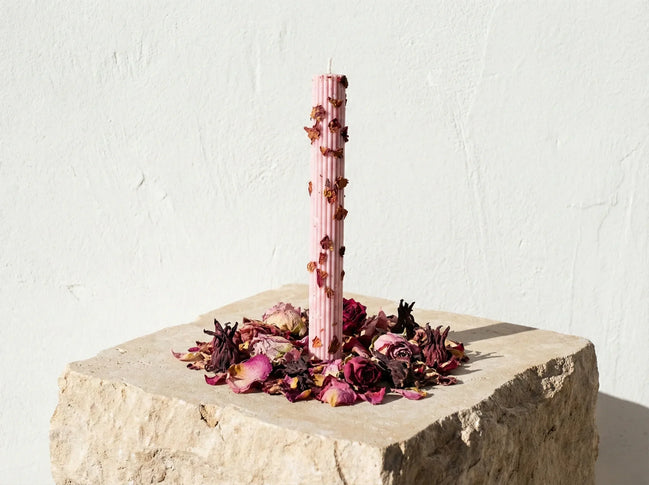 Bougie Pilier Romain Rose & Hibiscus - Amour & Éclat Floral - Essences Agape 19245120
