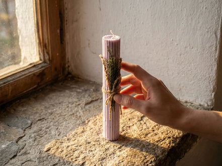 Bougie de Prière Pilier Romain Lavande - Sérénité & Paix - Essences Agape 40825661