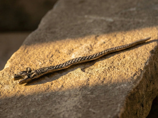 Broche romaine artisanale dragon - Sagesse & Mémoire Antique - Essences Agape 24700672