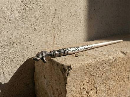 Broche romaine artisanale éléphant - Sagesse & Mémoire Antique - Essences Agape 82715603