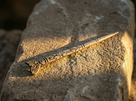 Broche romaine artisanale poisson - Sagesse & Mémoire Antique - Essences Agape 86179427