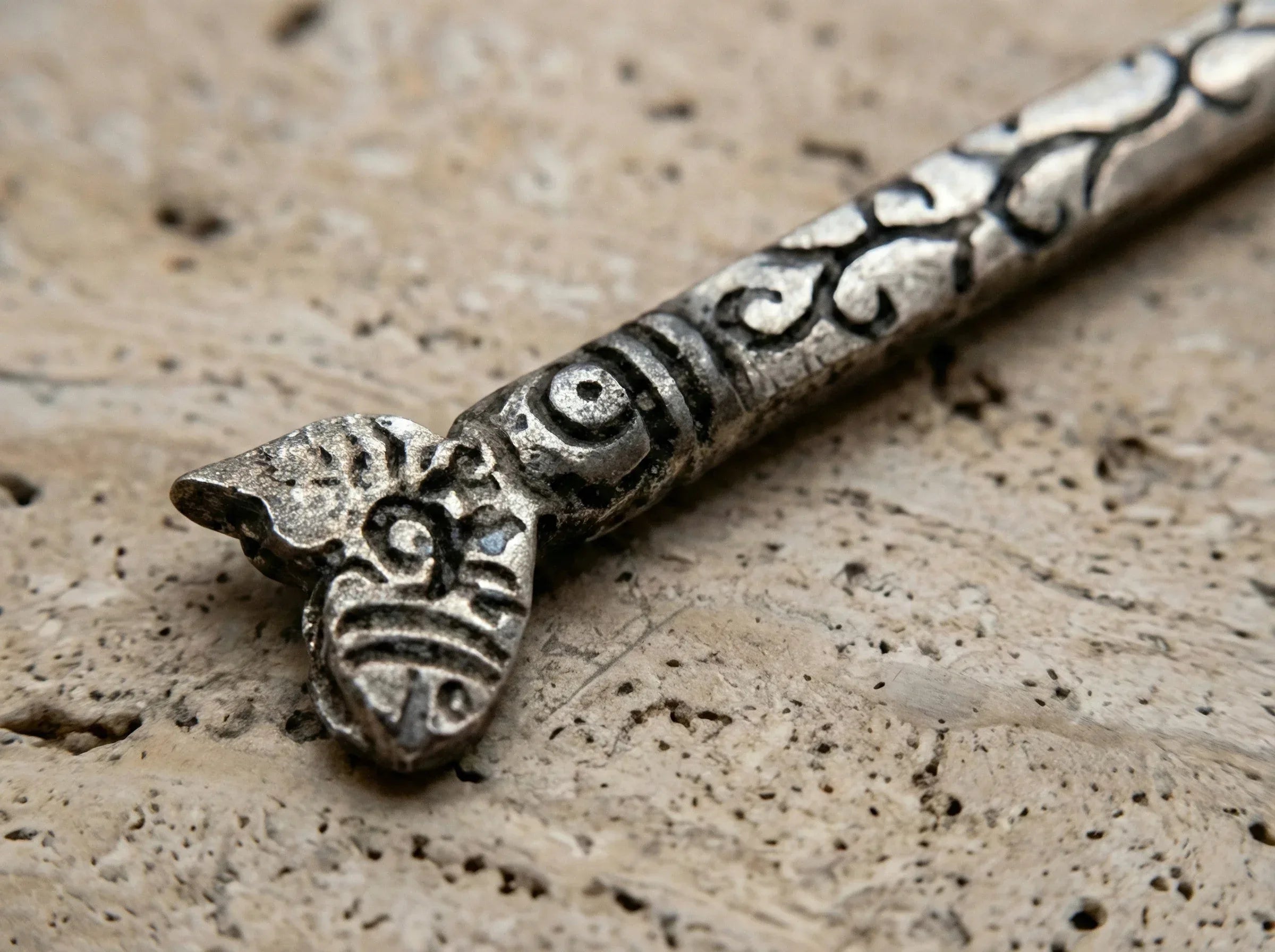 Broche romaine artisanale poisson - Sagesse & Mémoire Antique - Essences Agape 58614415