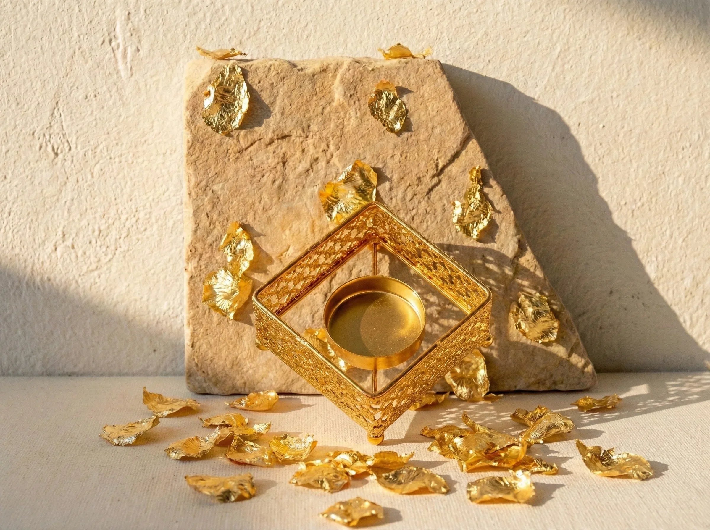 Porte bougie Géométrique Or Triangle - Structure & Lumière Infinie - Essences Agape 5592711