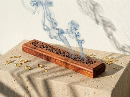 Porte encens Bois Couché Sculpté - Sécurité, Volutes & Sagesse - Essences Agape 75244684