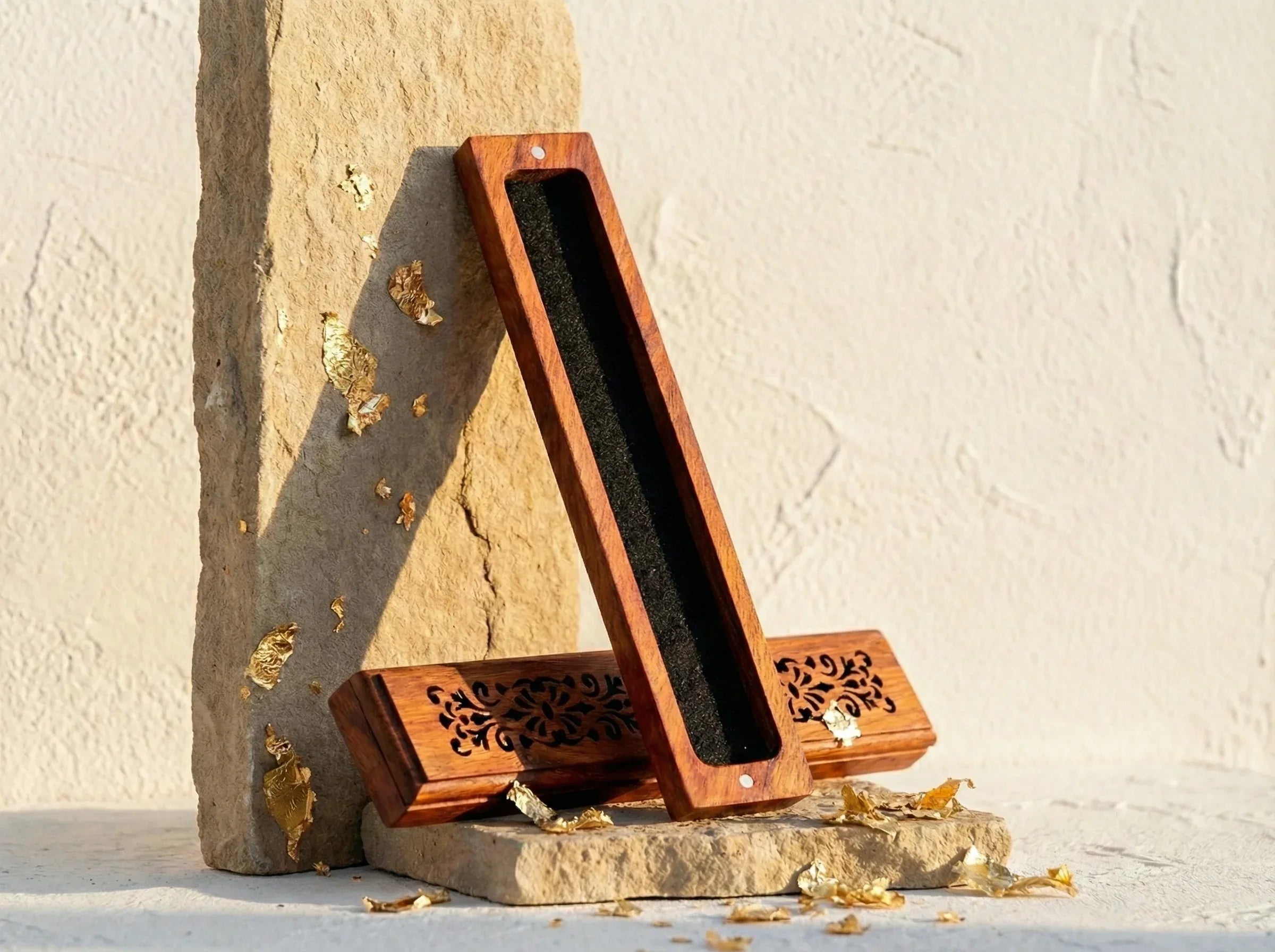 Porte encens Bois Couché Sculpté - Sécurité, Volutes & Sagesse - Essences Agape 74854708