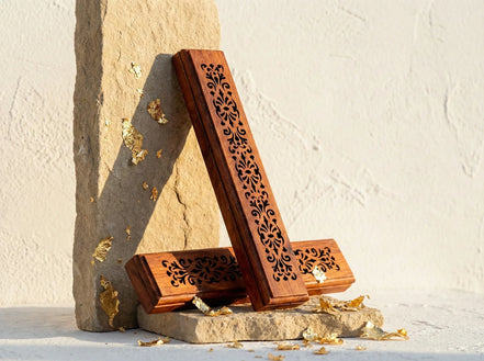 Porte encens Bois Couché Sculpté - Sécurité, Volutes & Sagesse - Essences Agape 45238740