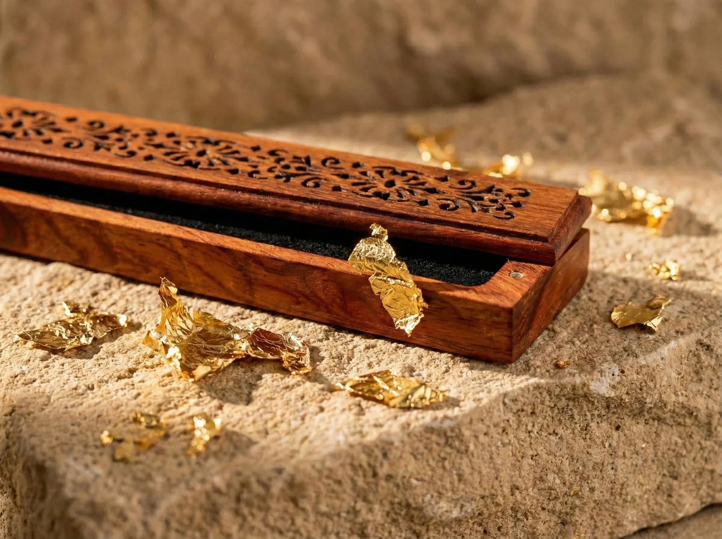 Porte encens Bois Couché Sculpté - Sécurité, Volutes & Sagesse - Essences Agape 22880303