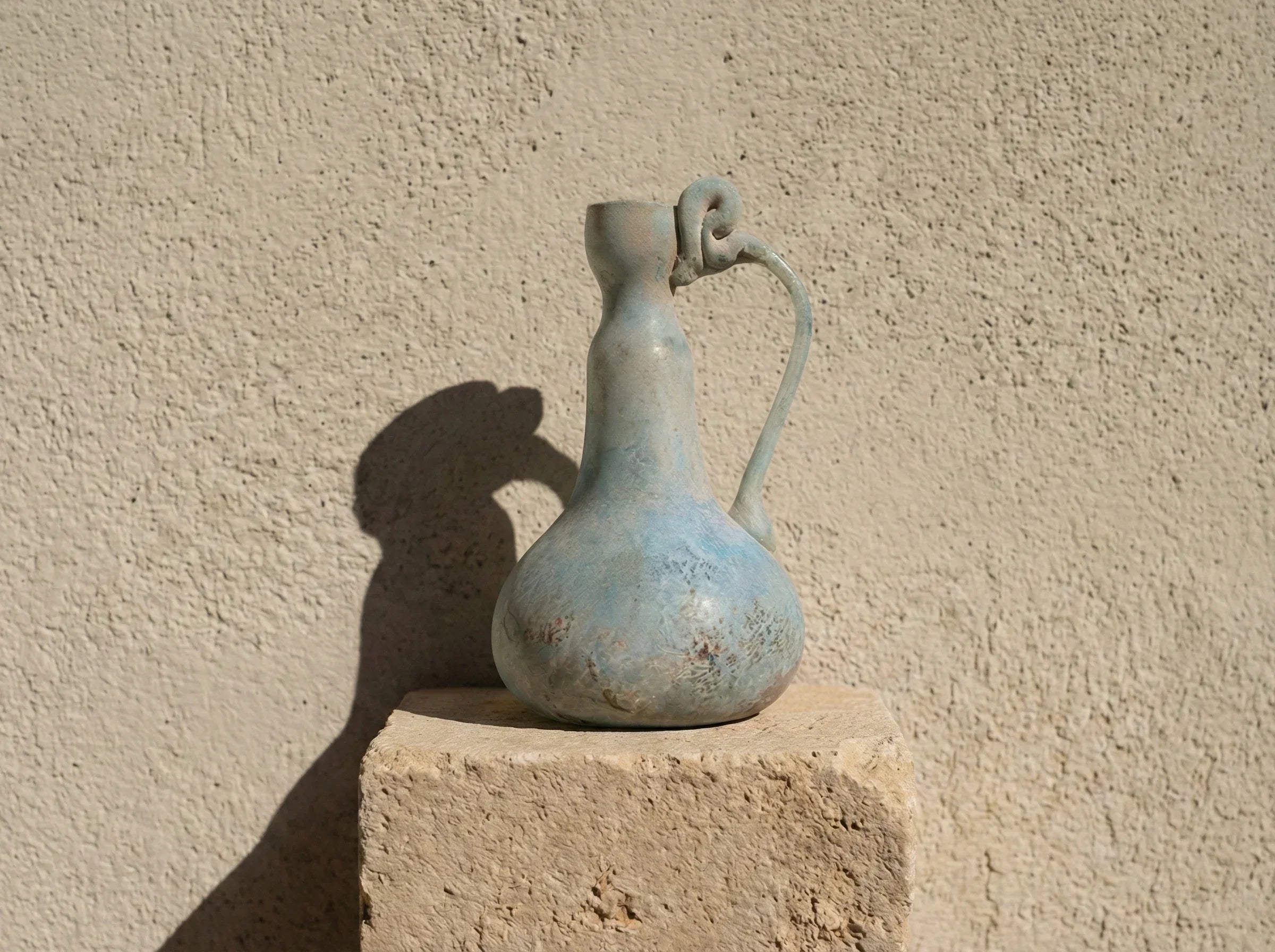 Reproduction verre antique Aiguière Azur - Eau & Purification - Essences Agape 45690366