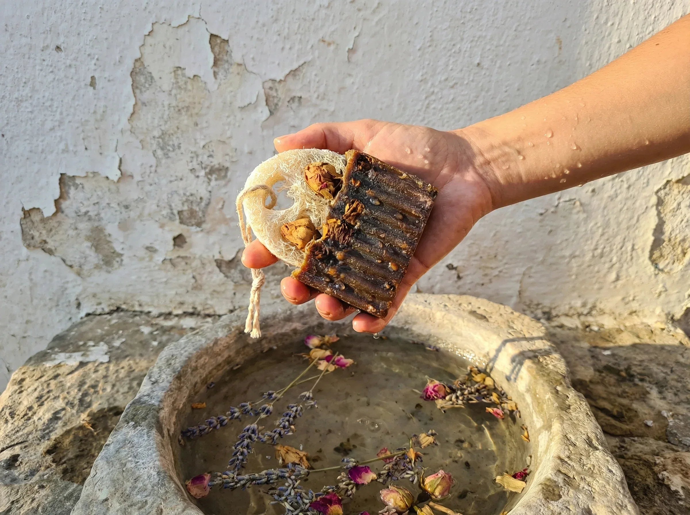 Savon artisanal bio Rose et sel - Harmonie, Tendresse et Beauté - Essences Agape 10375168