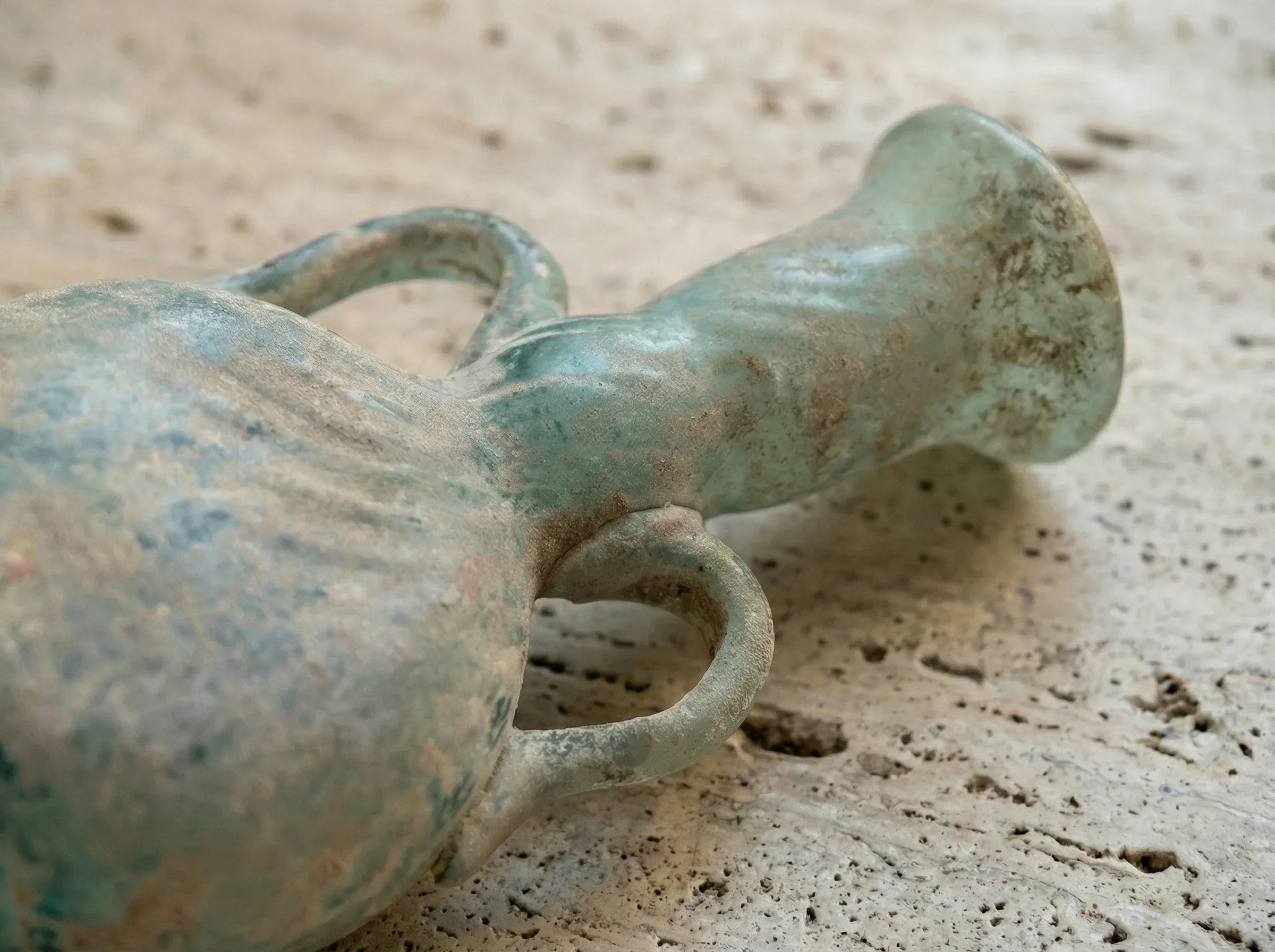 Verrerie romaine artisanale Amphore Torsadée - Souffle & Spirale - Essences Agape 62521278