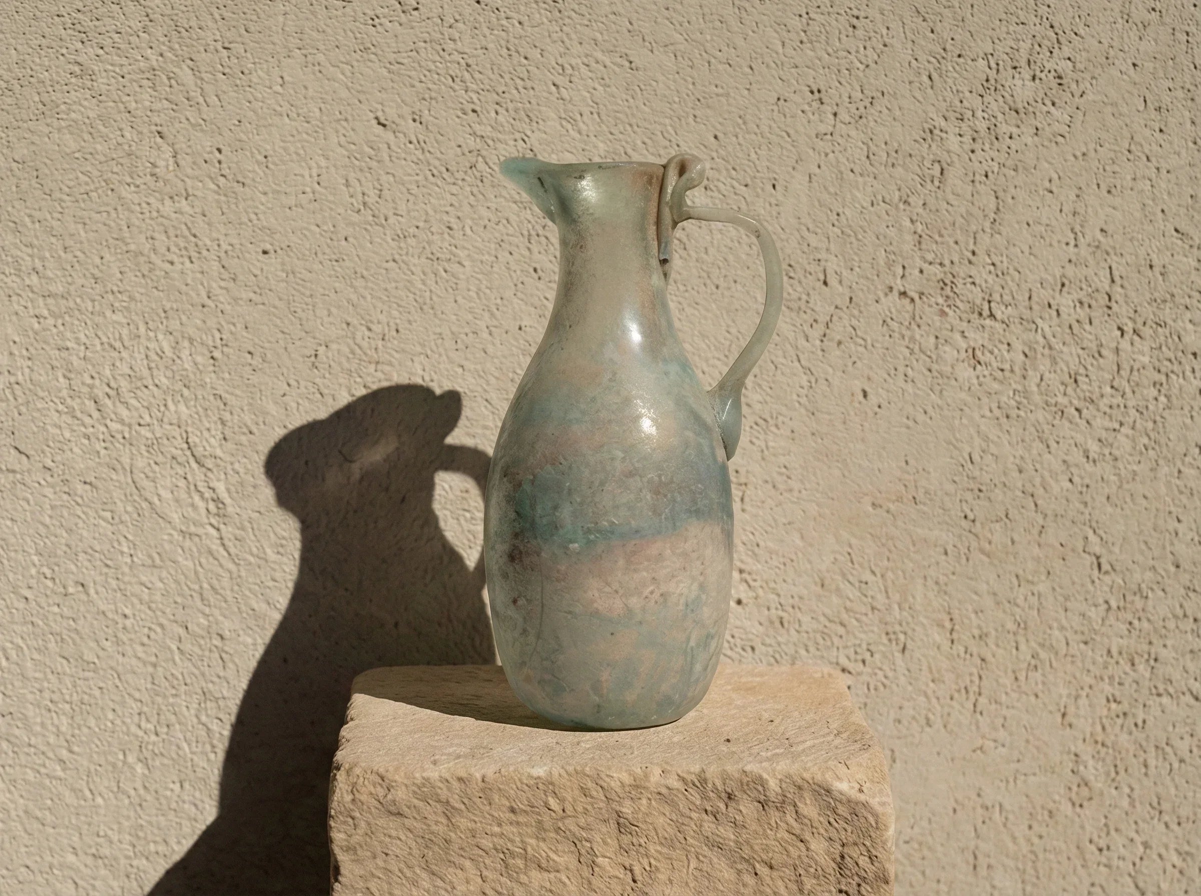 Verrerie romaine artisanale Pichet Gris - Ancrage & Sobriété - Essences Agape 28988844