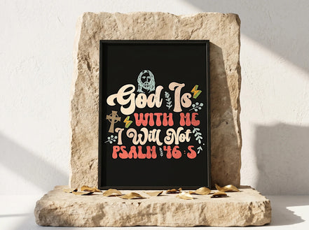 Affiche Essences Agape avec citation biblique 'God Is With Me, I Will Not Fall' Psaume 46:5, style vintage, illustration religieuse.