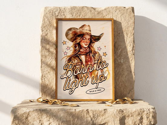 Affiche Essences Agape, illustration d'une femme cow-girl avec un chapeau, texte "Born to light up".