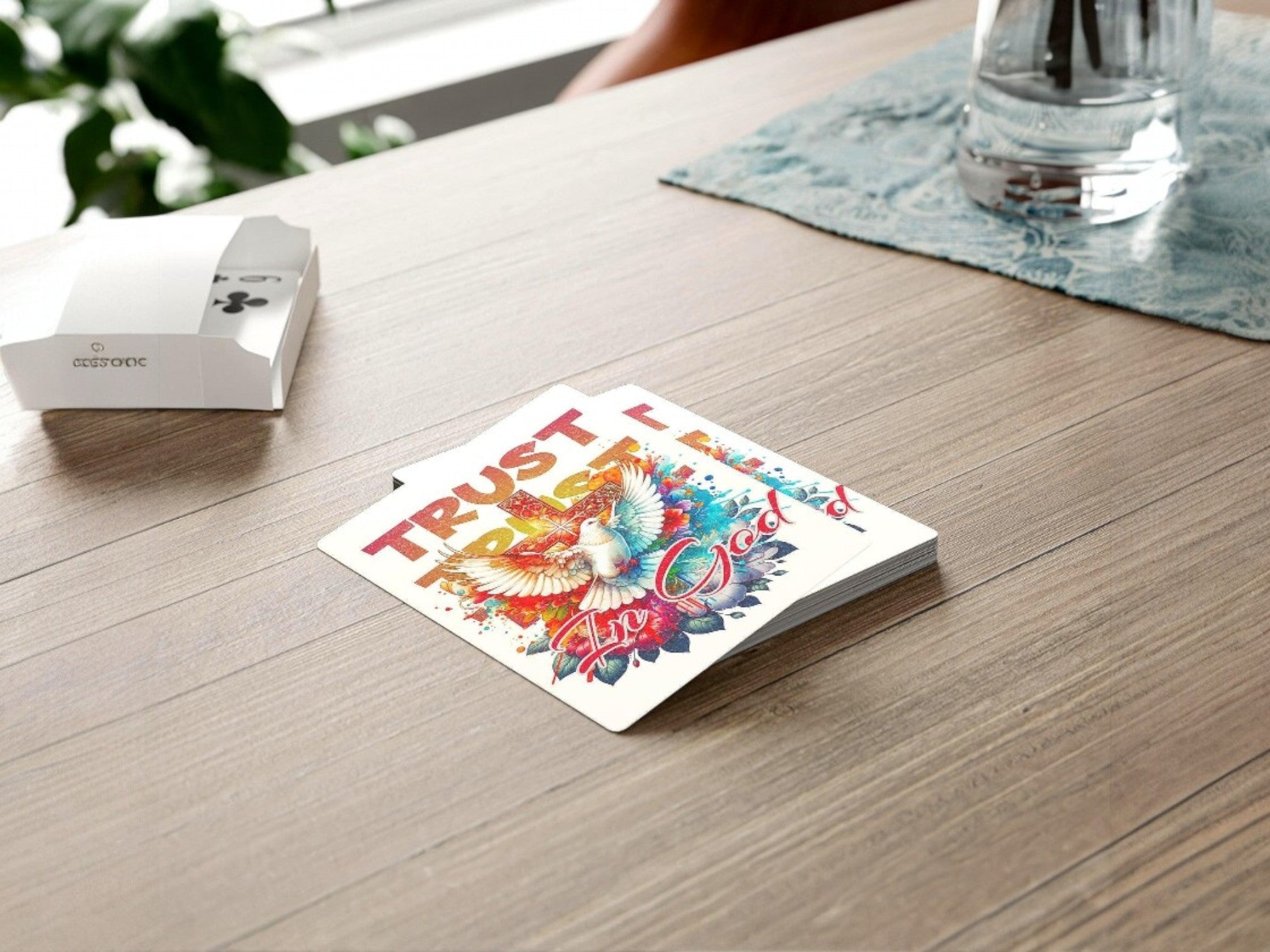 Jeu de cartes à jouer Essences Agape avec une colombe blanche et une croix colorée, texte 