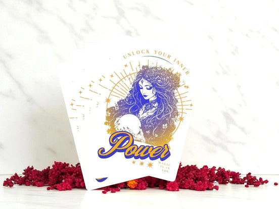Jeu de cartes de poker Essences Agape avec illustration de sorcière mystique, texte "Power" et "Unlock Your Inner Magic".
